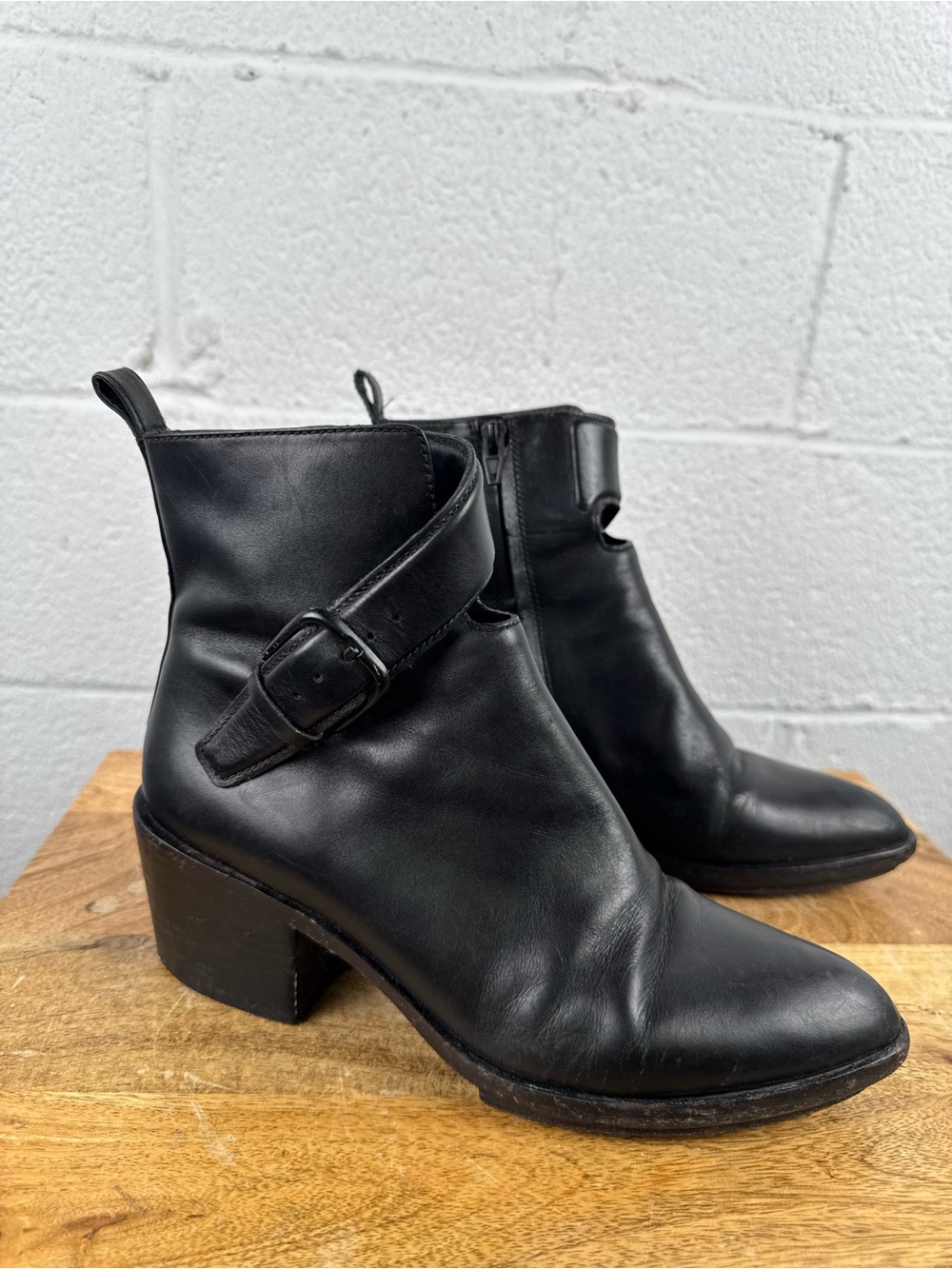 Alexander Wang Jill Black Leather Cutout Buckle Ankle Boots 39.5